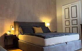 Plaza Apartment